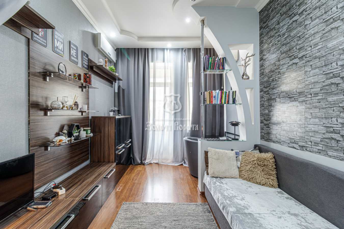 Продажа 2-комнатной квартиры 36.2 м², Владимира Антоновича ул., 12