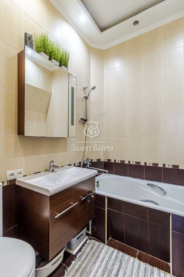 Продажа 2-комнатной квартиры 36.2 м², Владимира Антоновича ул., 12