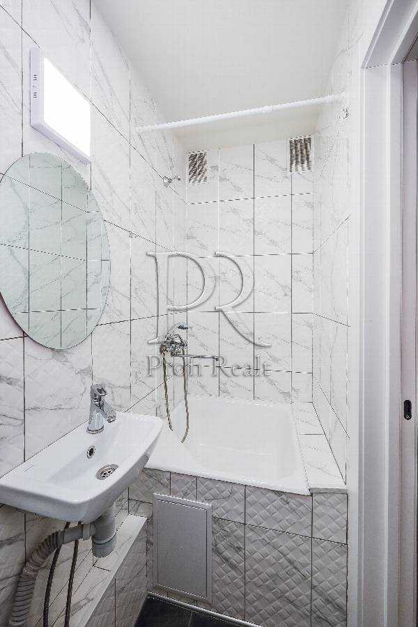 Продаж 1-кімнатної квартири 23 м², Рибальська вул., 3