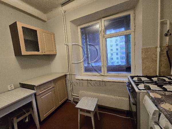 Продаж 1-кімнатної квартири 32 м², Березняківська вул., 20