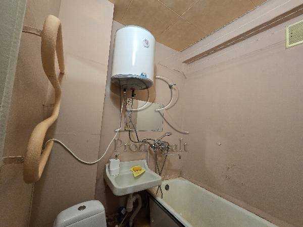 Продаж 1-кімнатної квартири 32 м², Березняківська вул., 20