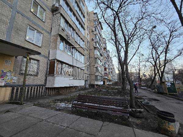 Продаж 1-кімнатної квартири 32 м², Березняківська вул., 20