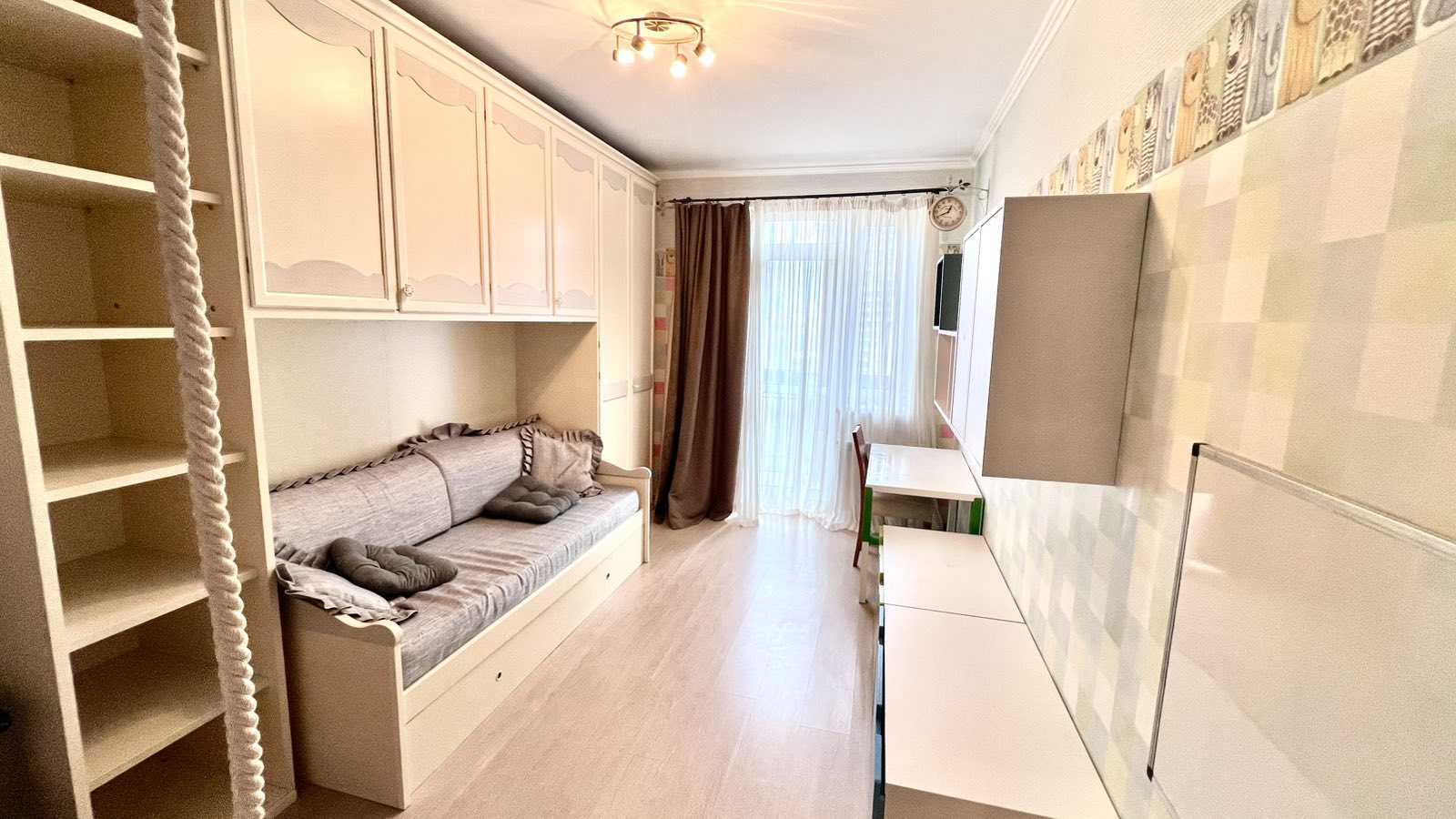 Аренда 3-комнатной квартиры 93 м², Паньковская ул., 27/78