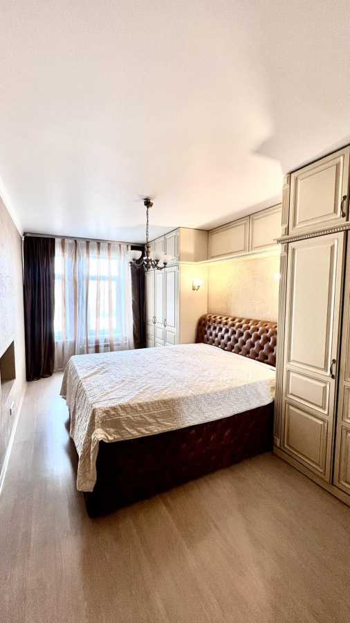 Аренда 3-комнатной квартиры 93 м², Паньковская ул., 27/78