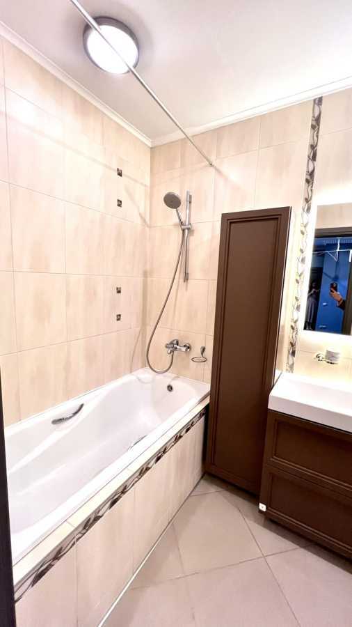 Аренда 3-комнатной квартиры 93 м², Паньковская ул., 27/78