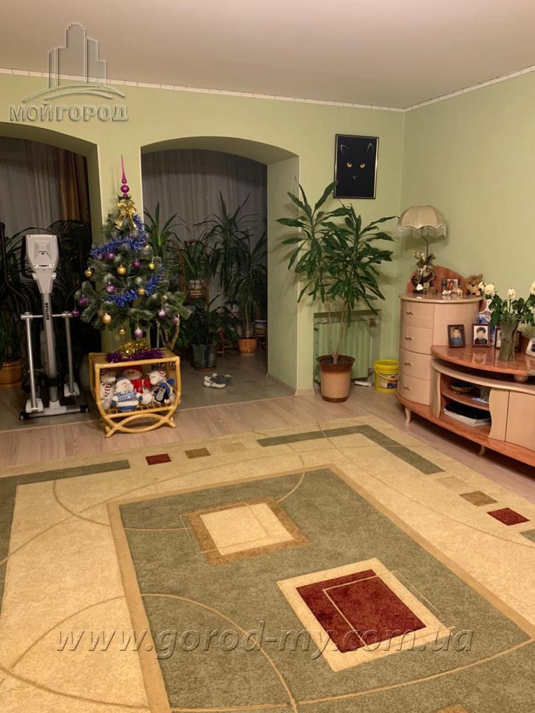 Продажа 4-комнатной квартиры 140 м², Казакова ул.