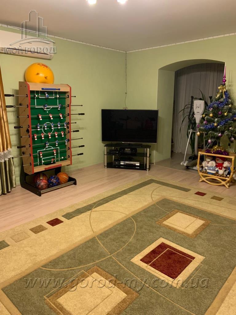 Продажа 4-комнатной квартиры 140 м², Казакова ул.