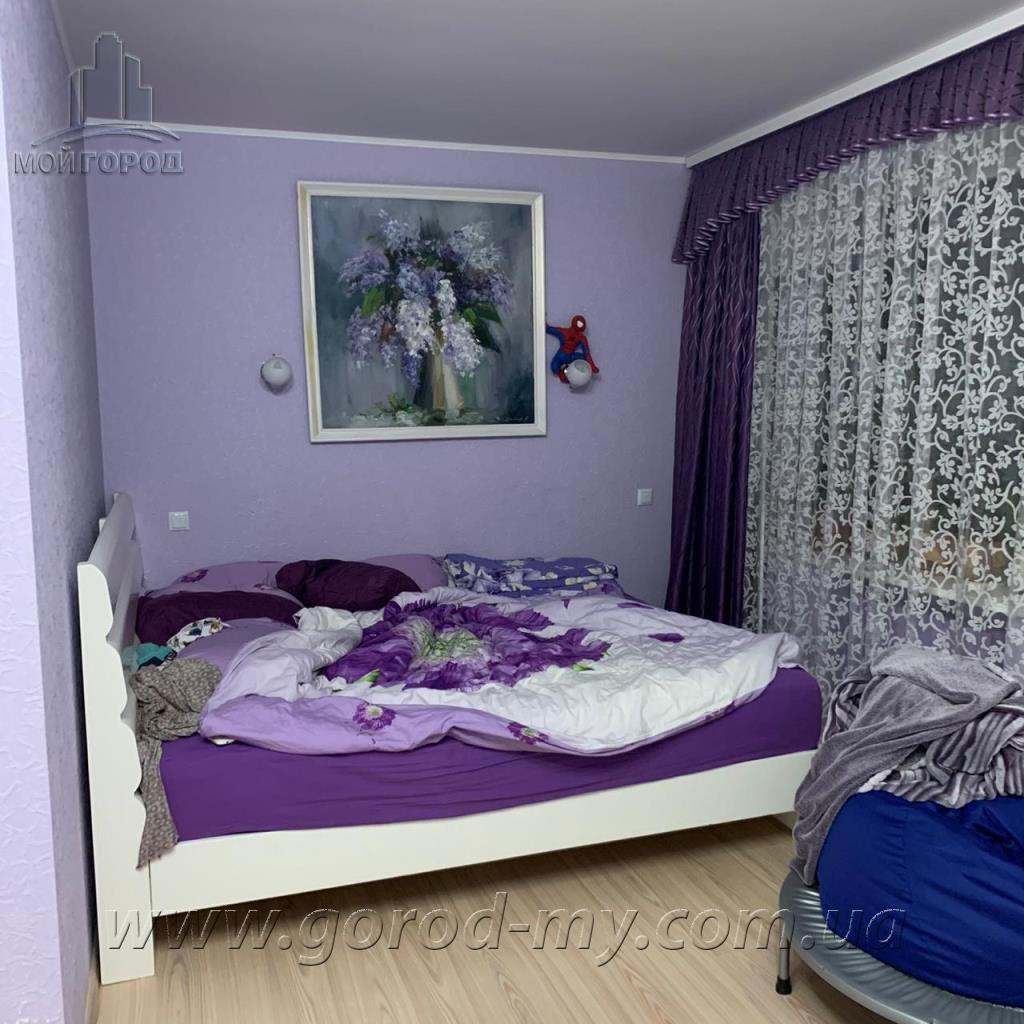 Продажа 4-комнатной квартиры 140 м², Казакова ул.