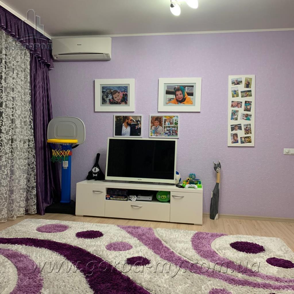 Продажа 4-комнатной квартиры 140 м², Казакова ул.