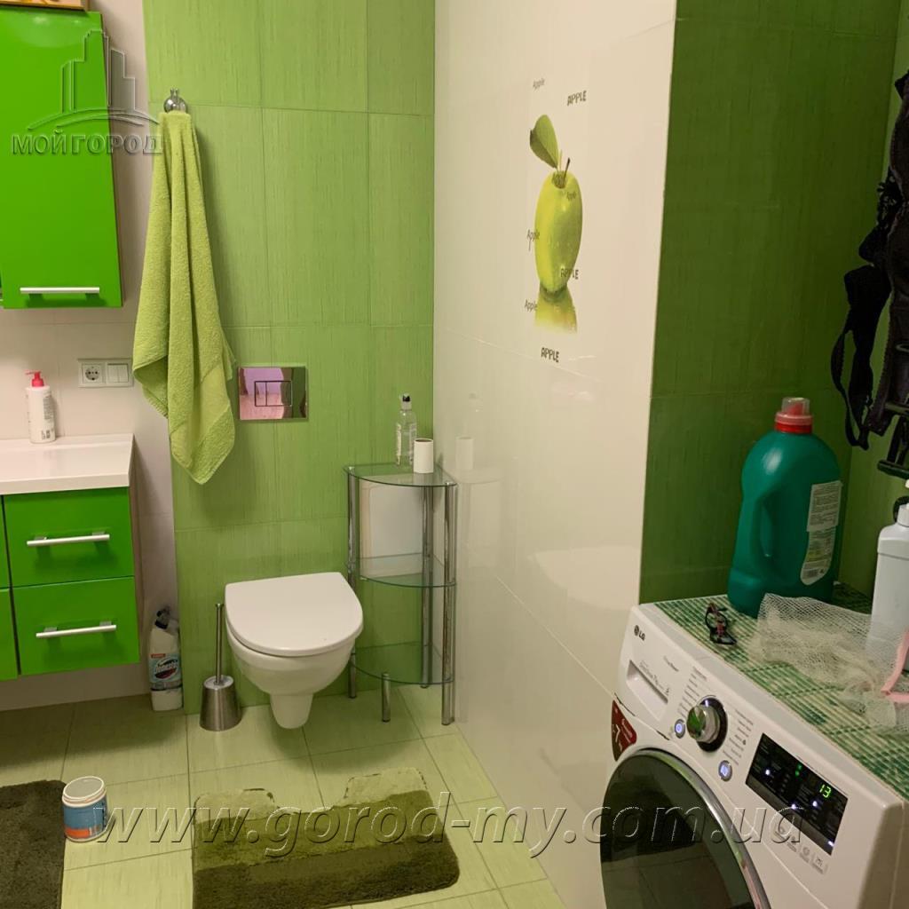 Продажа 4-комнатной квартиры 140 м², Казакова ул.