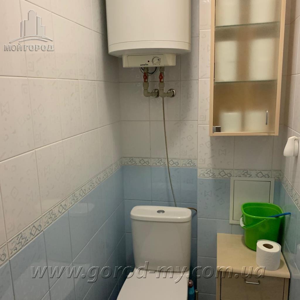 Продажа 4-комнатной квартиры 140 м², Казакова ул.