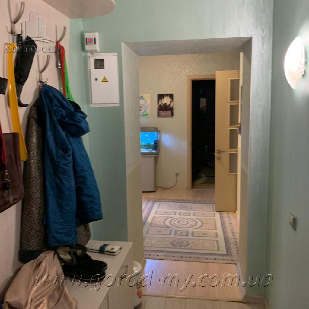 Продажа 4-комнатной квартиры 140 м², Казакова ул.