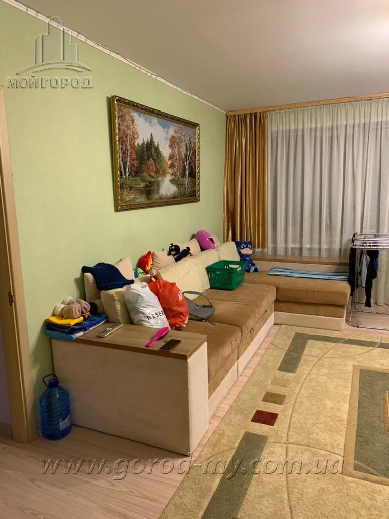 Продажа 4-комнатной квартиры 140 м², Казакова ул.