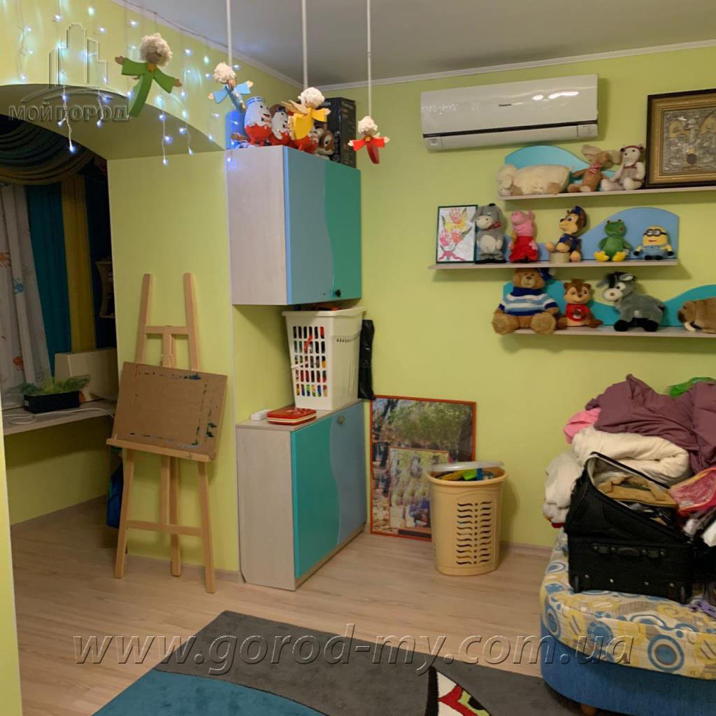 Продажа 4-комнатной квартиры 140 м², Казакова ул.