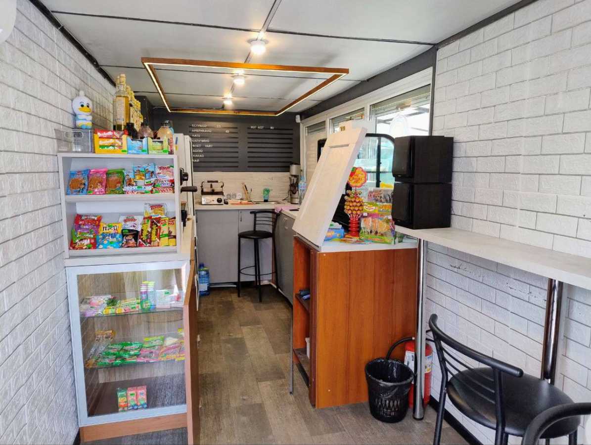 Оренда магазину 12 м², Анни Ахматової вул., 14Б