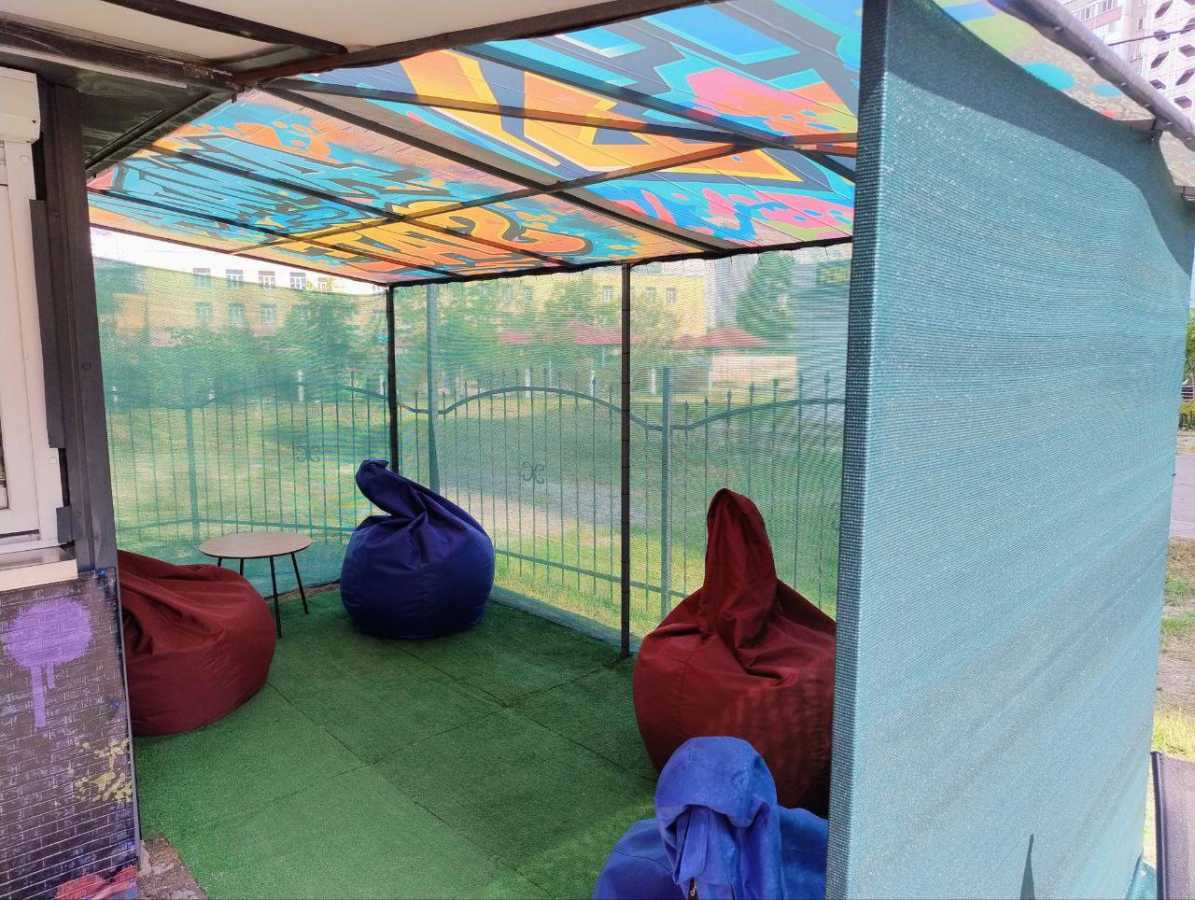 Оренда магазину 12 м², Анни Ахматової вул., 14Б