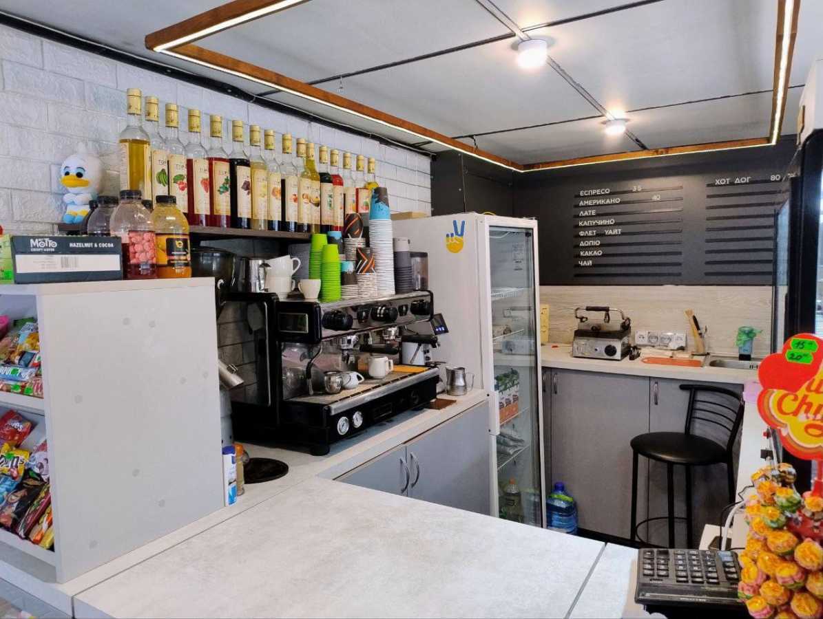 Оренда магазину 12 м², Анни Ахматової вул., 14Б