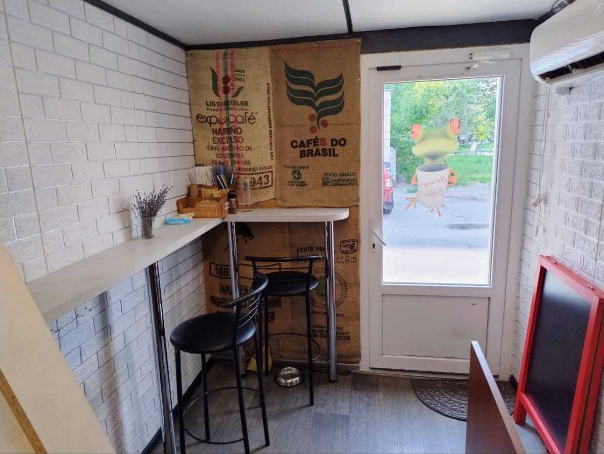 Оренда магазину 12 м², Анни Ахматової вул., 14Б