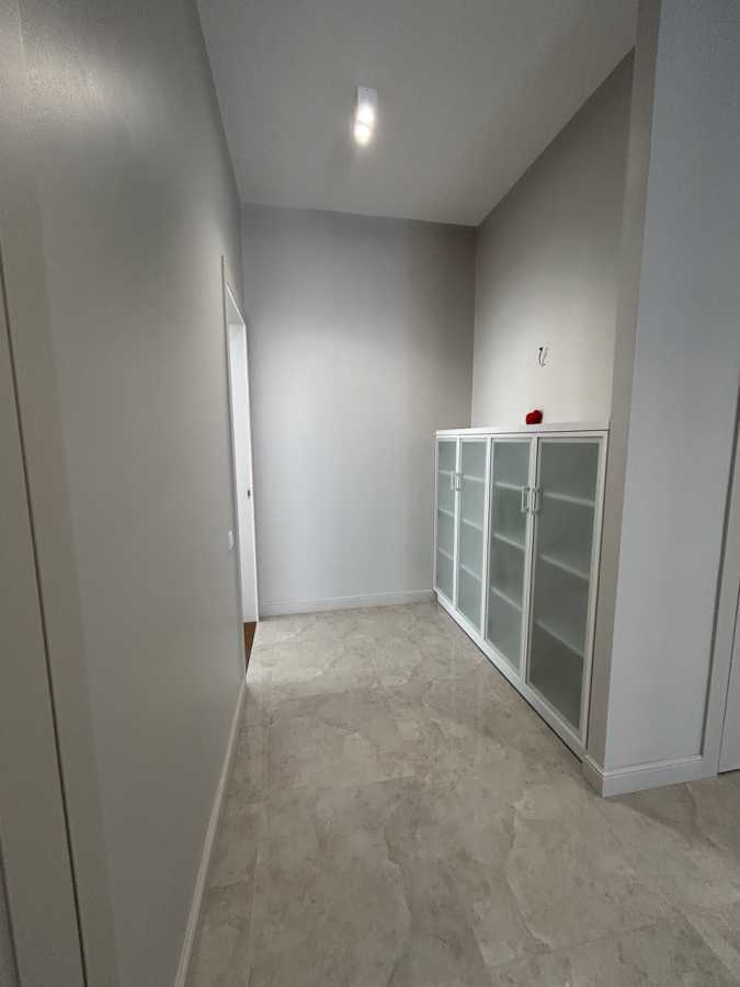 Продаж 3-кімнатної квартири 101 м², Кирило-Мефодіївська вул., 2