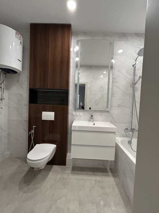 Продаж 3-кімнатної квартири 101 м², Кирило-Мефодіївська вул., 2