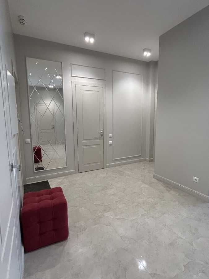 Продаж 3-кімнатної квартири 101 м², Кирило-Мефодіївська вул., 2