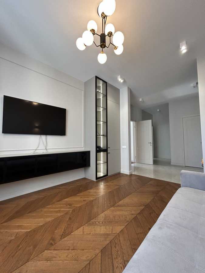 Продаж 3-кімнатної квартири 101 м², Кирило-Мефодіївська вул., 2