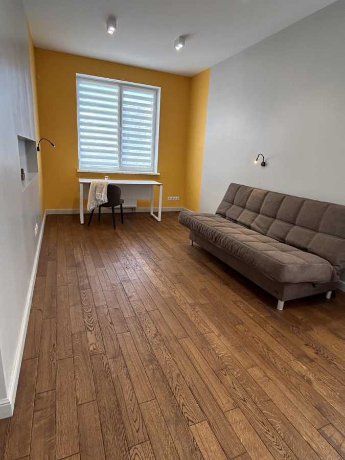 Продаж 3-кімнатної квартири 101 м², Кирило-Мефодіївська вул., 2