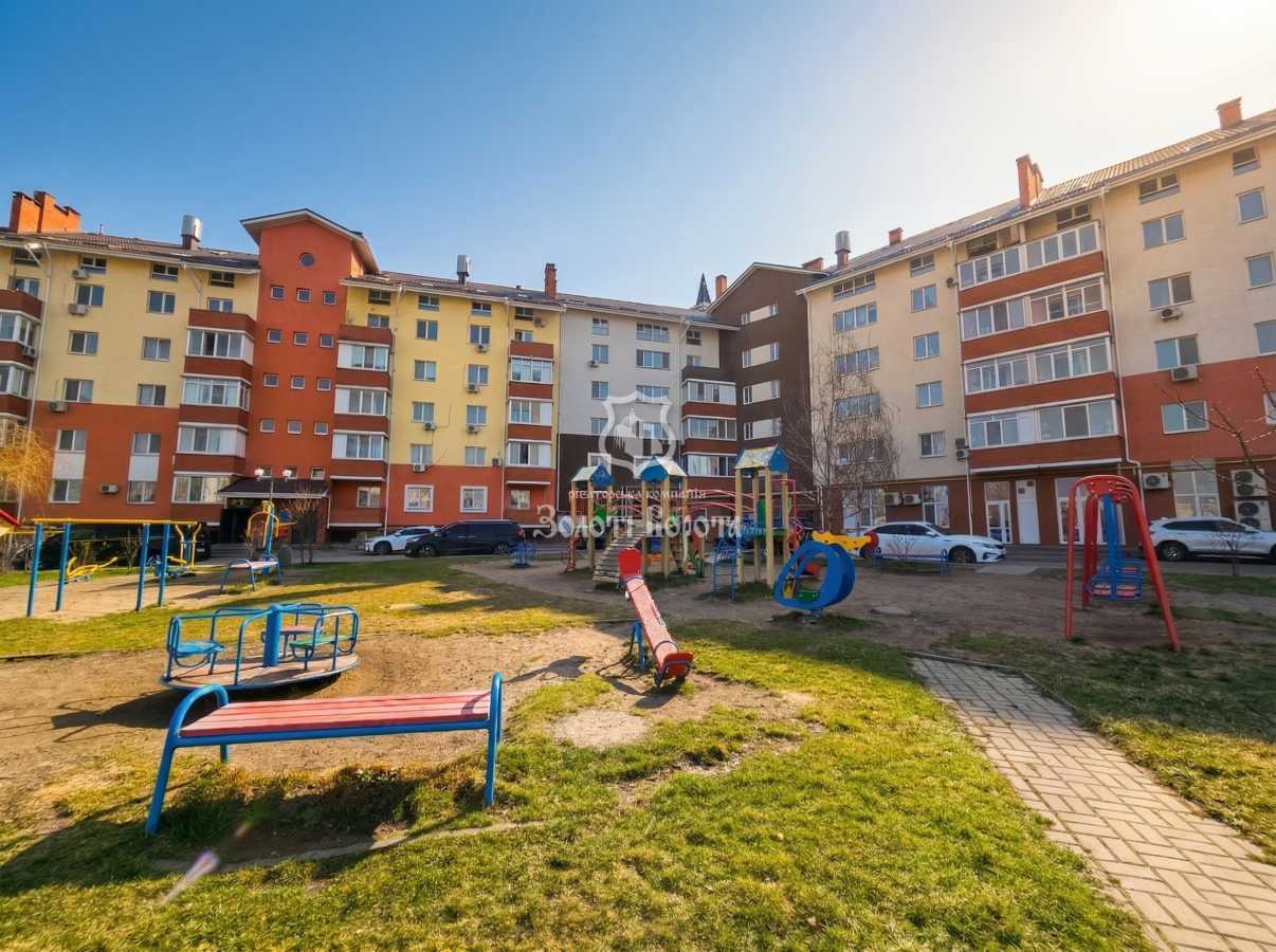 Продаж 1-кімнатної квартири 43 м², Партизанська вул., 1А