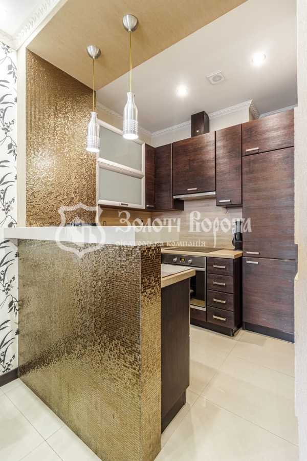 Продажа 2-комнатной квартиры 70 м², Жилянская ул., 59