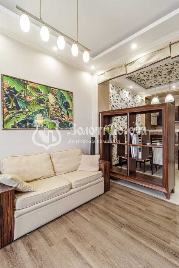 Продажа 2-комнатной квартиры 70 м², Жилянская ул., 59