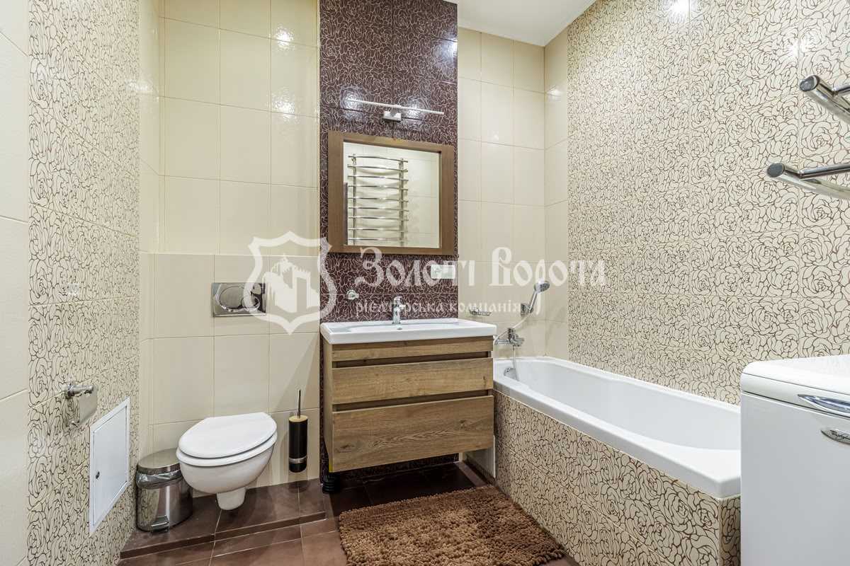 Продажа 2-комнатной квартиры 70 м², Жилянская ул., 59