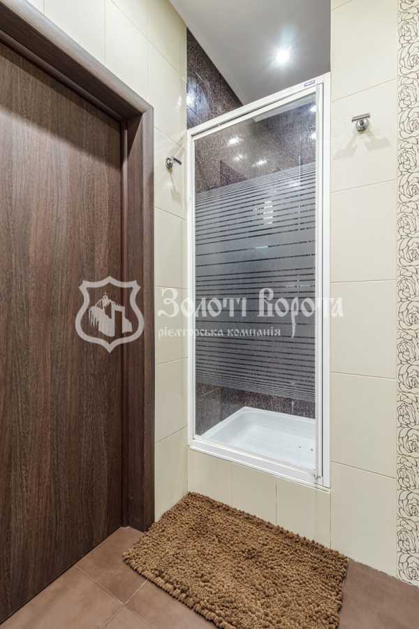 Продажа 2-комнатной квартиры 70 м², Жилянская ул., 59