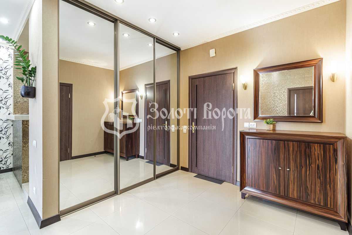 Продажа 2-комнатной квартиры 70 м², Жилянская ул., 59