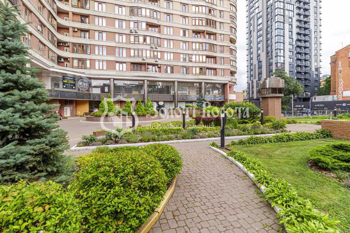 Продажа 2-комнатной квартиры 70 м², Жилянская ул., 59