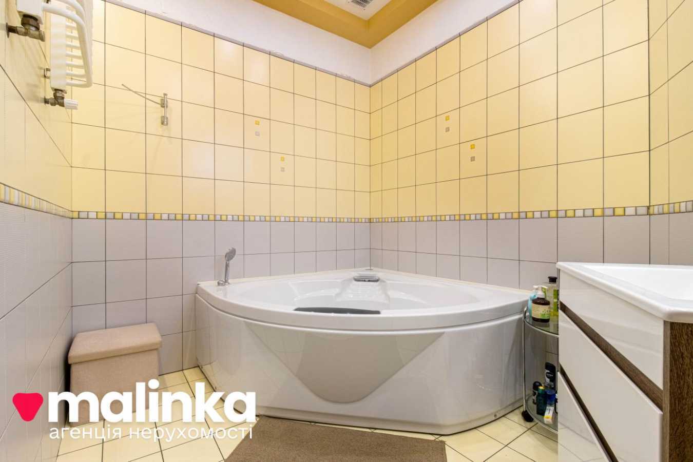 Продажа 3-комнатной квартиры 99.2 м², Академика Ефремова ул., 13