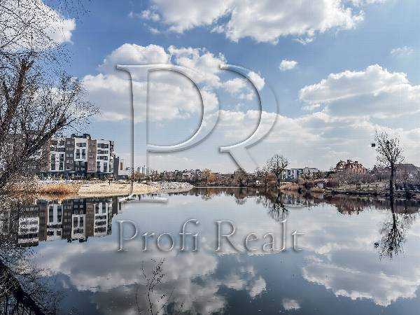Продаж 1-кімнатної квартири 38 м², Покровська вул., 2/1