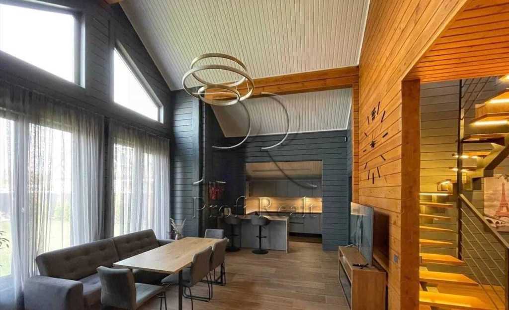 Продажа дома 280 м², Розкішна вулиця