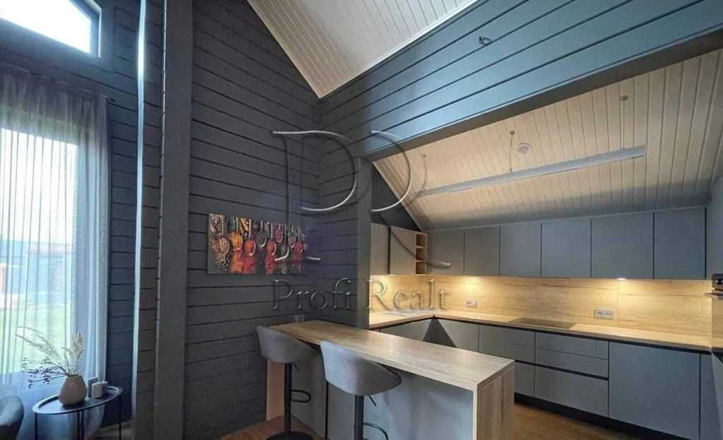 Продажа дома 280 м², Розкішна вулиця