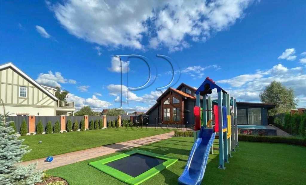 Продажа дома 280 м², Розкішна вулиця