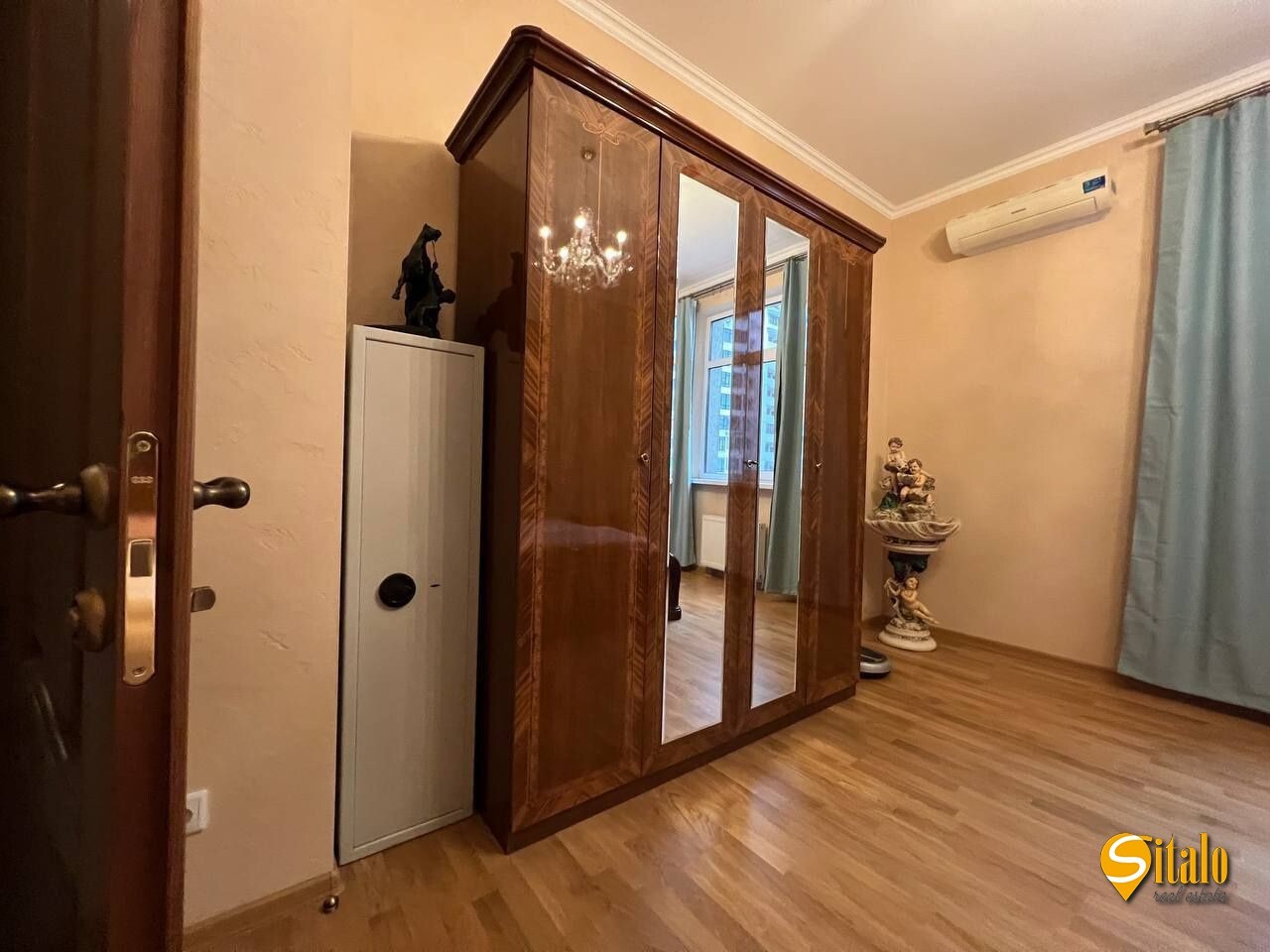 Продаж 3-кімнатної квартири 99 м², Євгена Коновальця вул., 44А