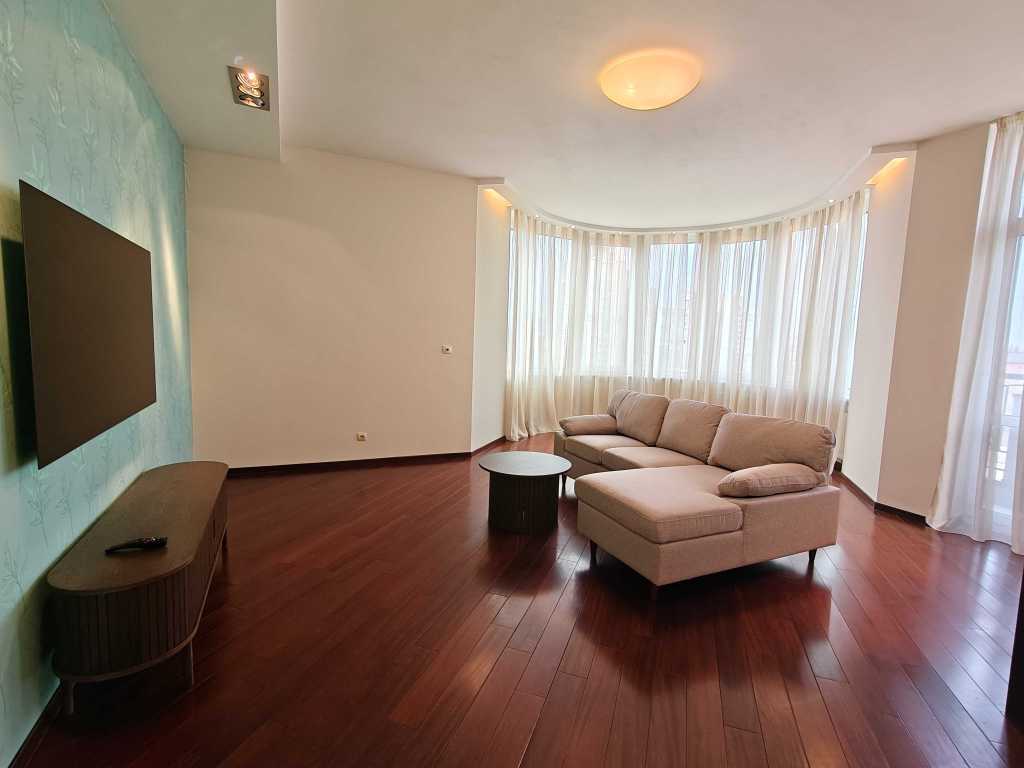 Оренда 2-кімнатної квартири 95 м², Молдавська вул., 2