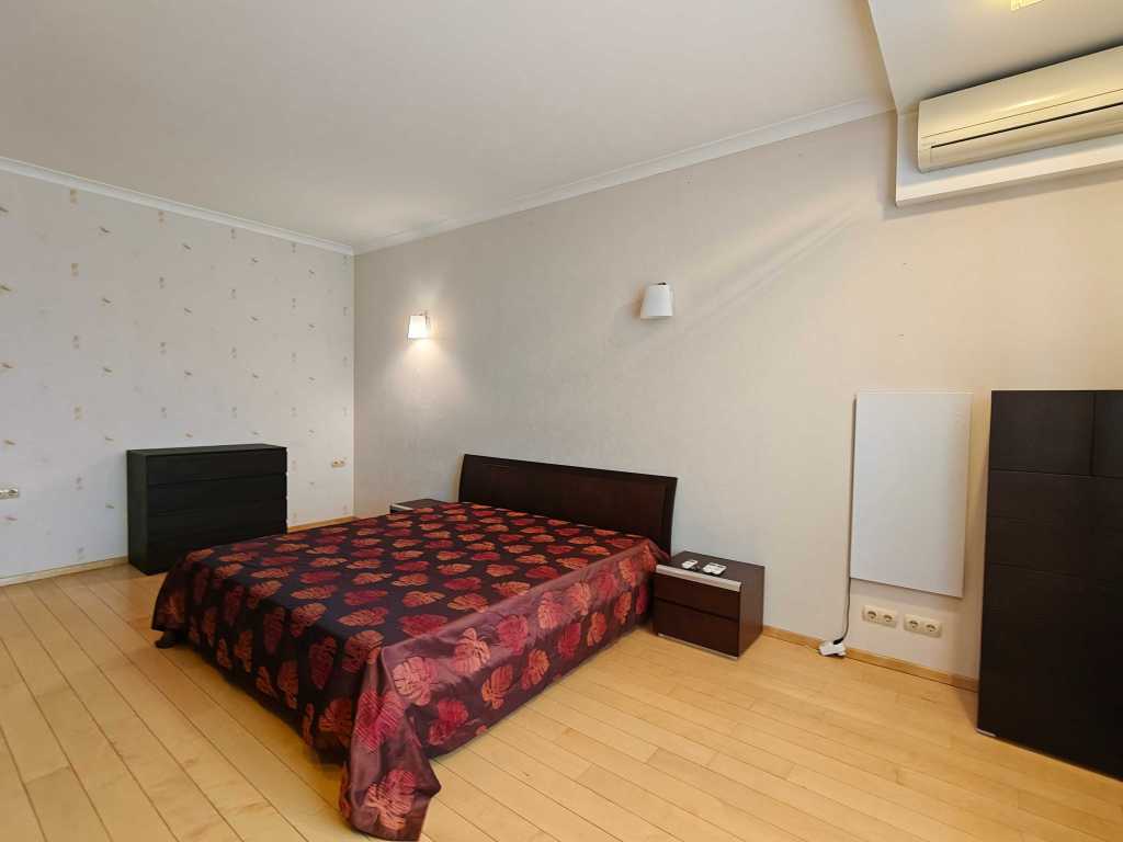 Оренда 2-кімнатної квартири 95 м², Молдавська вул., 2