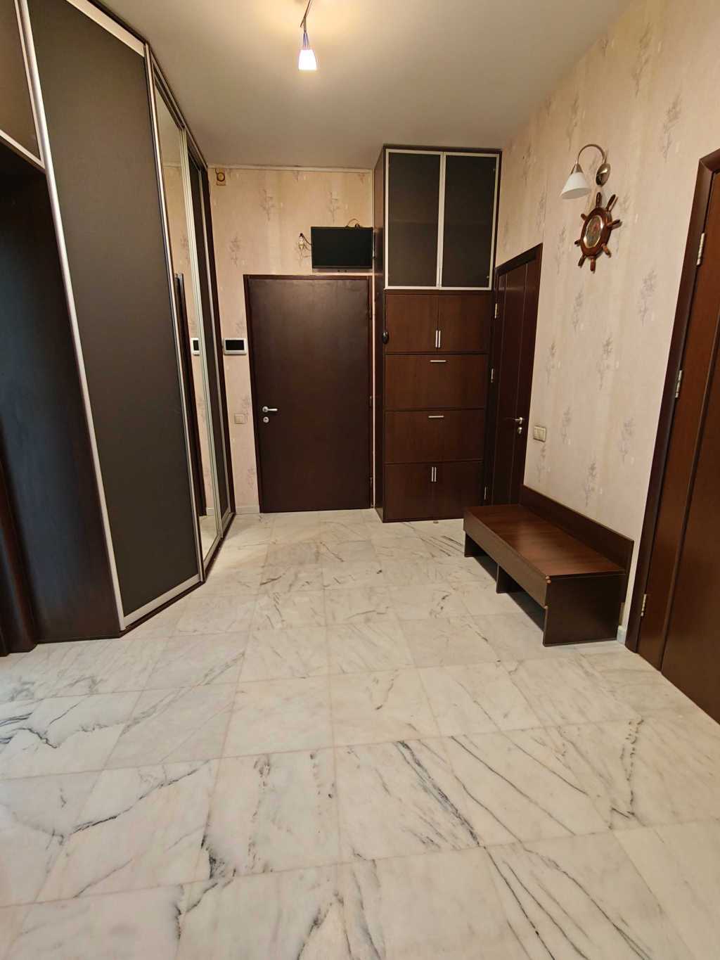 Оренда 2-кімнатної квартири 95 м², Молдавська вул., 2