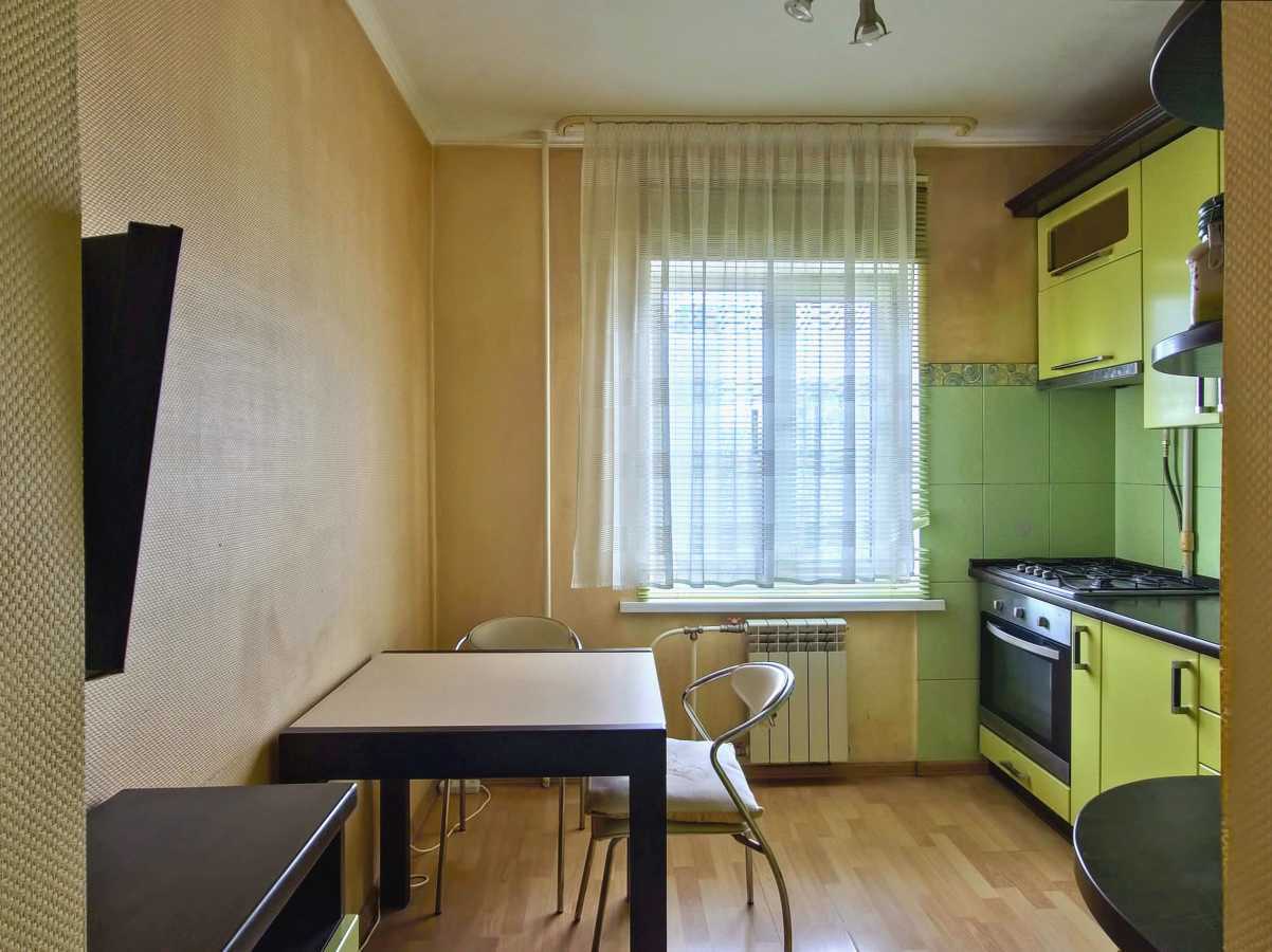 Продажа 2-комнатной квартиры 52.4 м², Радужная ул., 71