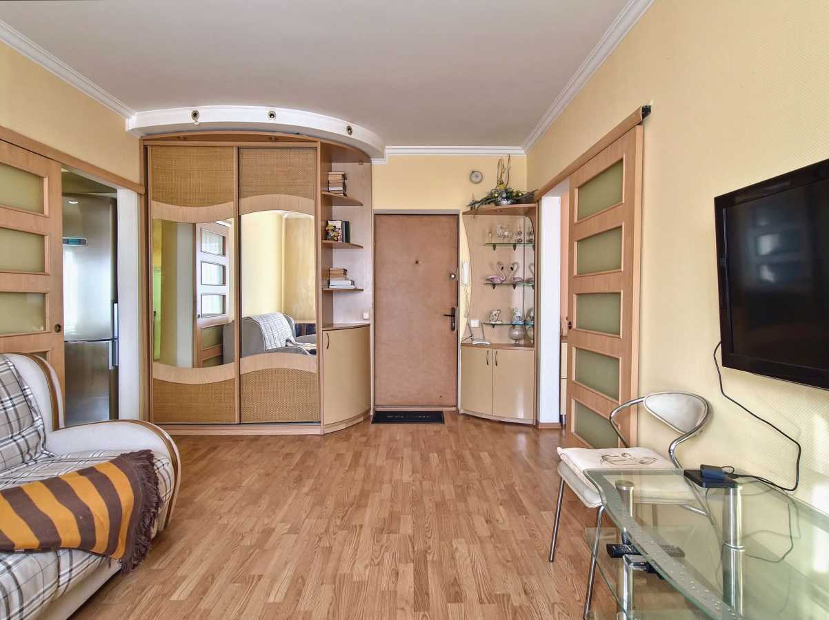 Продажа 2-комнатной квартиры 52.4 м², Радужная ул., 71