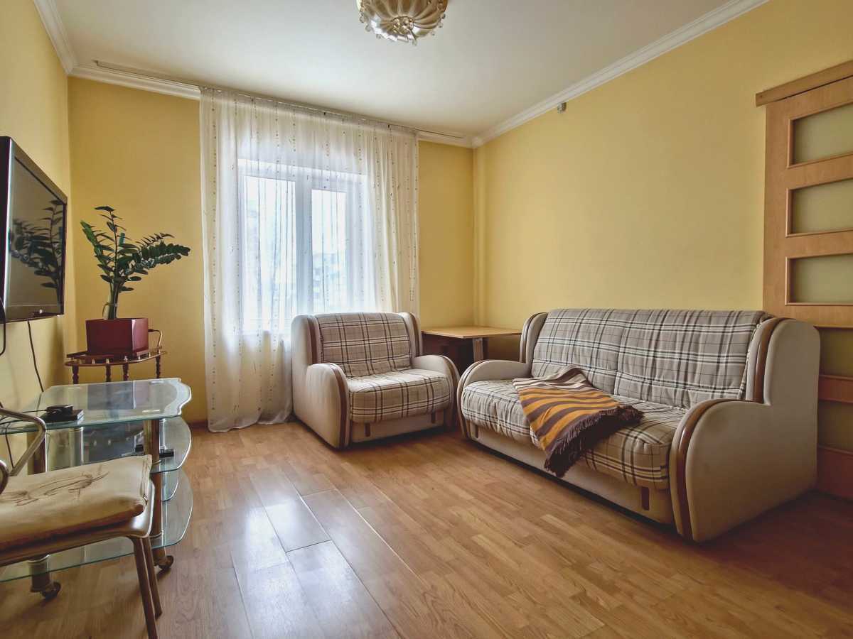 Продажа 2-комнатной квартиры 52.4 м², Радужная ул., 71