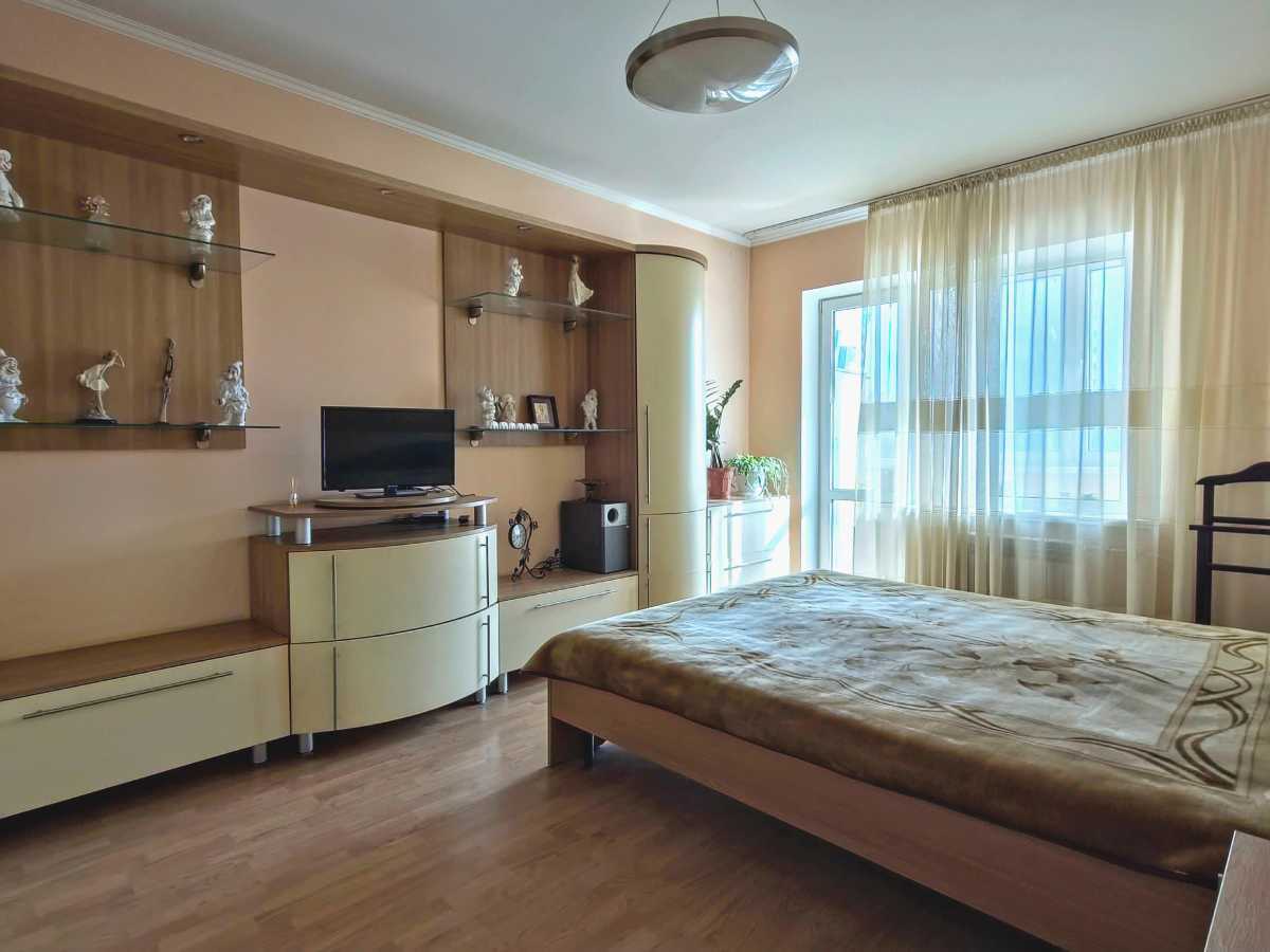 Продажа 2-комнатной квартиры 52.4 м², Радужная ул., 71