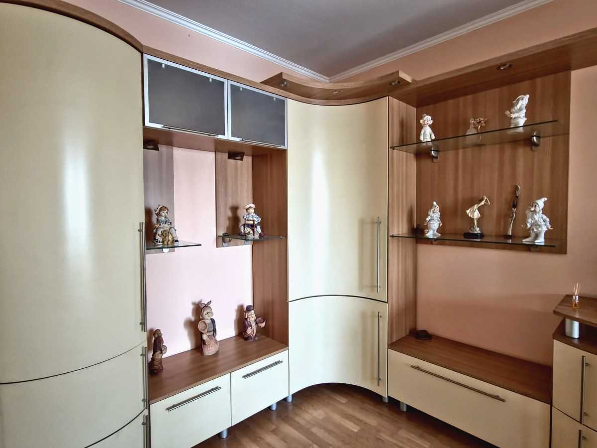 Продажа 2-комнатной квартиры 52.4 м², Радужная ул., 71