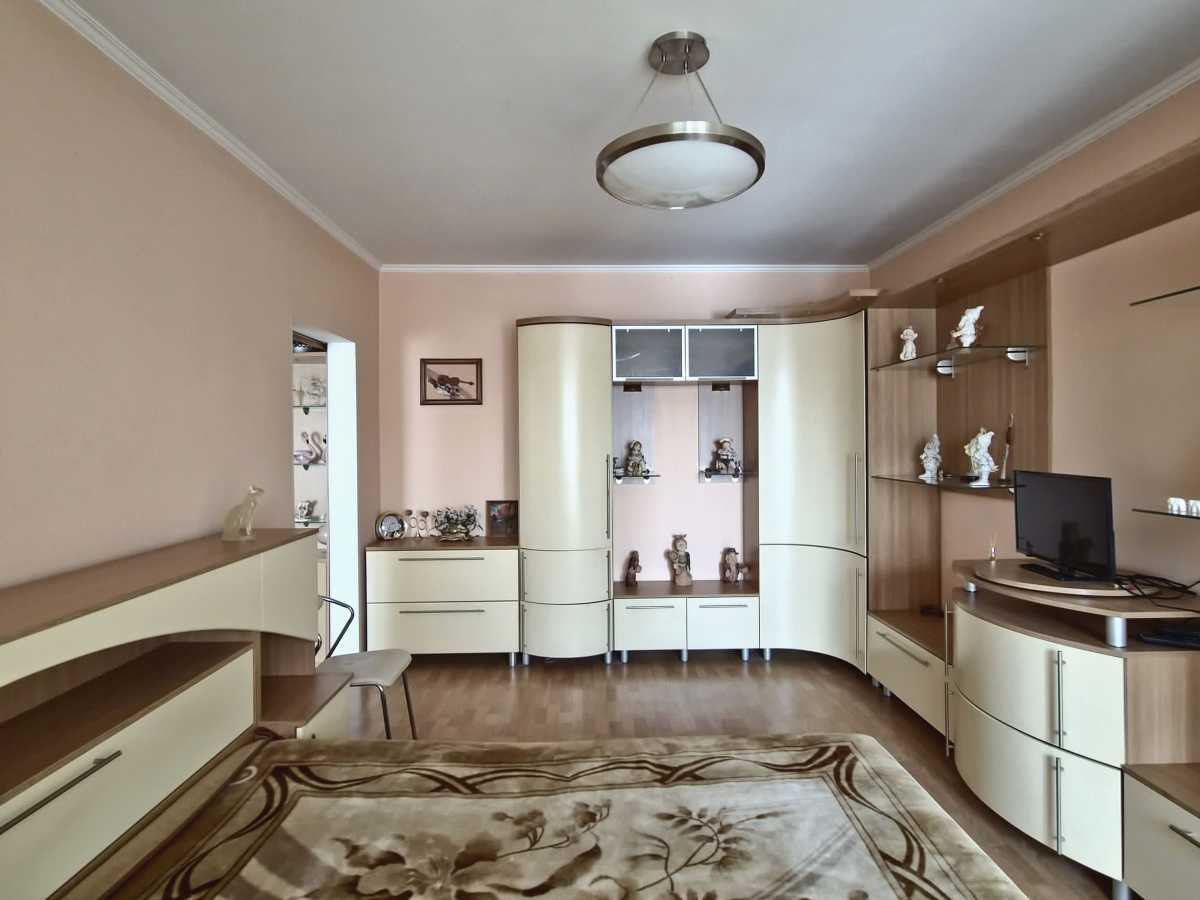 Продажа 2-комнатной квартиры 52.4 м², Радужная ул., 71