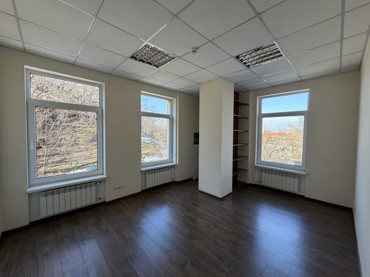 Оренда офісу 96.5 м², Нижній Вал вул., 15